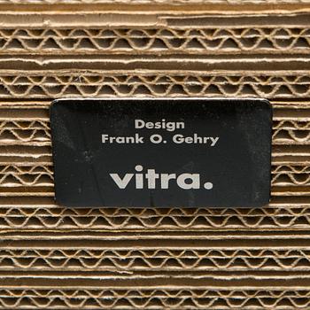 Frank Gehry, "Cube", 2 kpl, Easy Edge -sarja, Vitra. Sarja muotoiltu 1972.