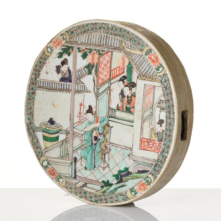 A famille verte 'figural' herb brick, Qing dynasty, Kangxi (1662-1722).
