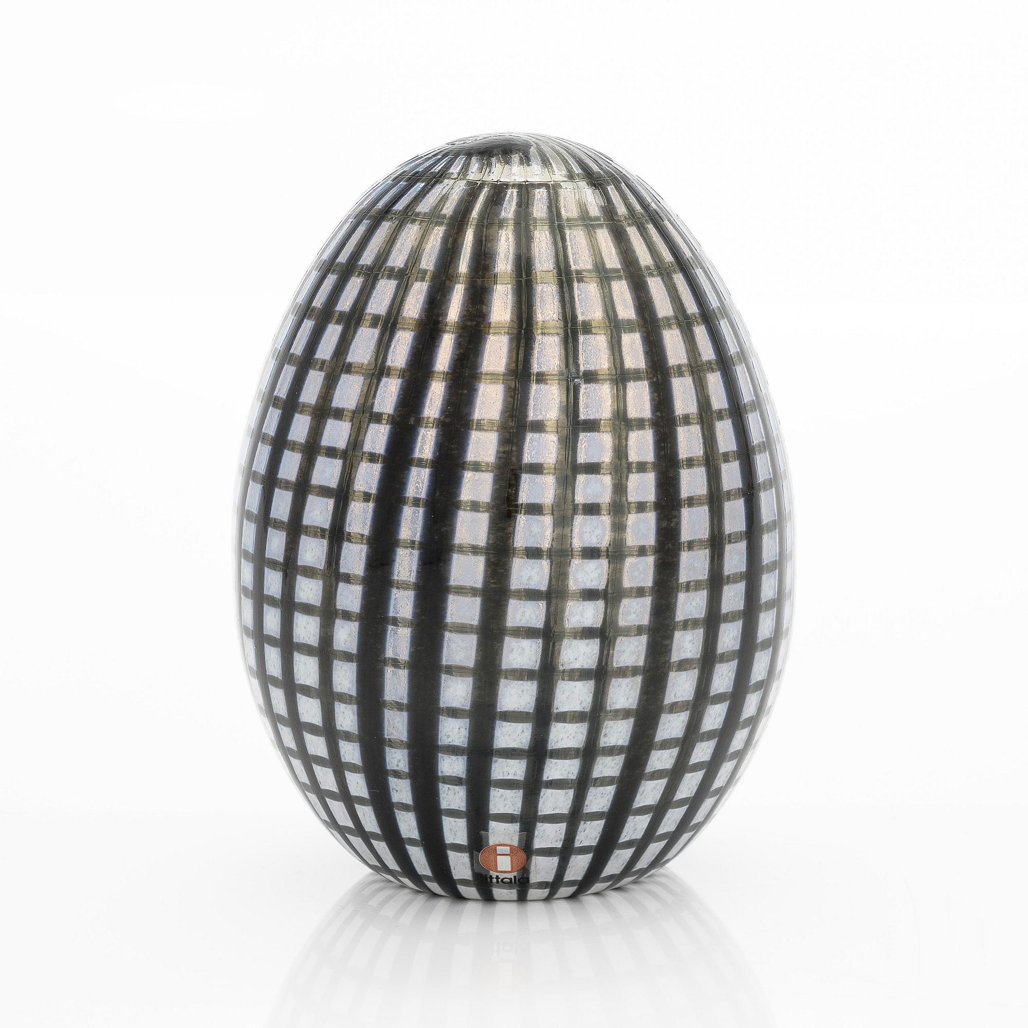 Oiva Toikka, An annual egg, 'Mirella's egg',  signed O. Toikka Nuutajärvi 2012, 65/750.