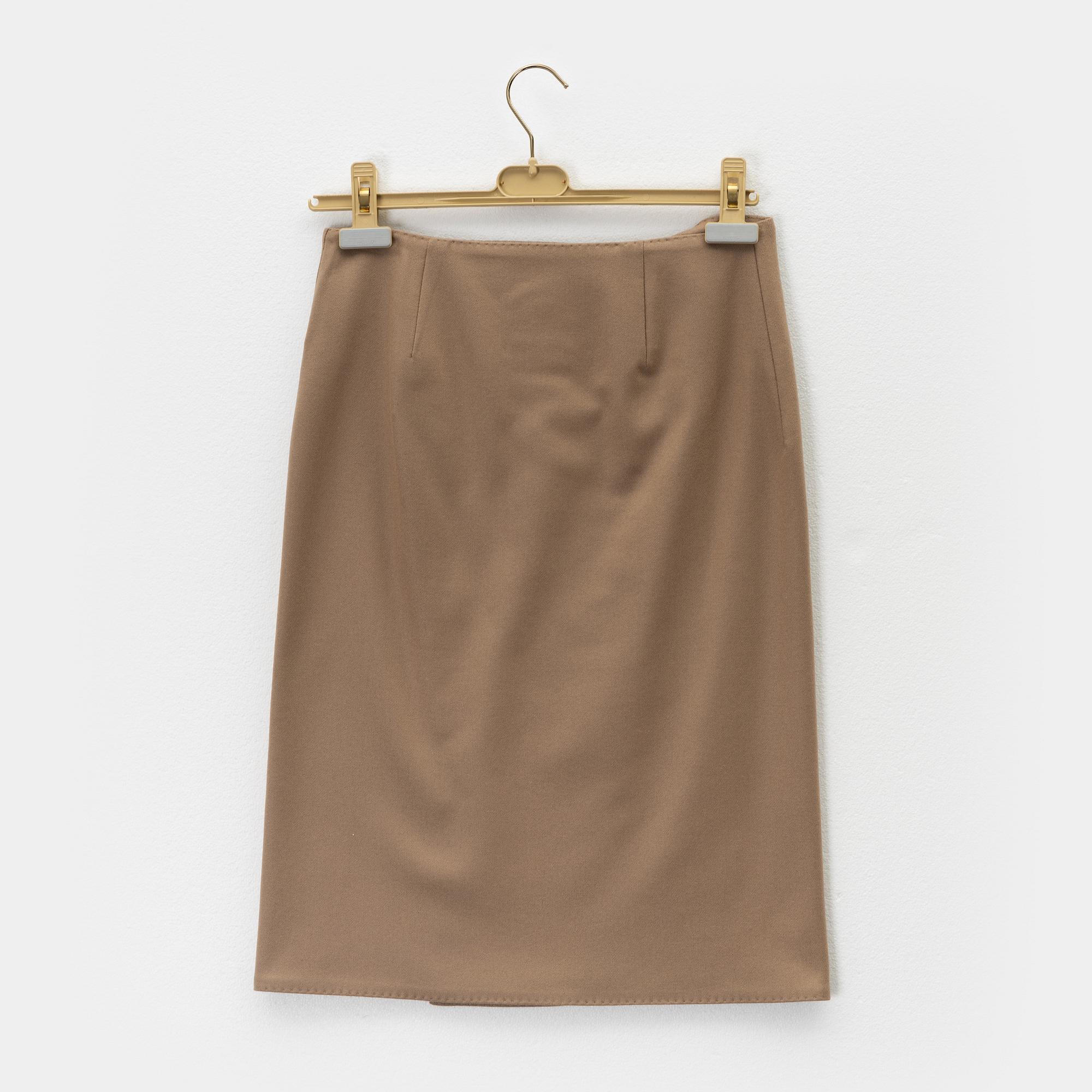 Gucci, a wool skirt, size 38.