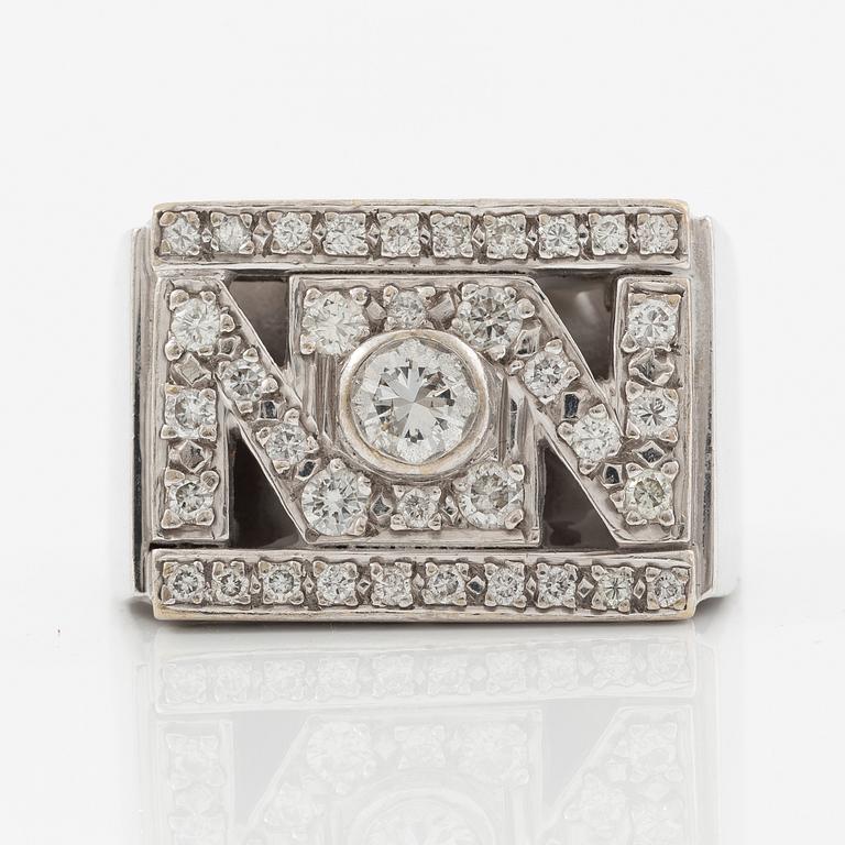Ring, 18K white gold set with brilliant-cut diamonds.