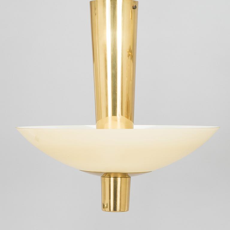 Paavo Tynell, taklampa, modell 9045 Idman 1900-talets mitt.