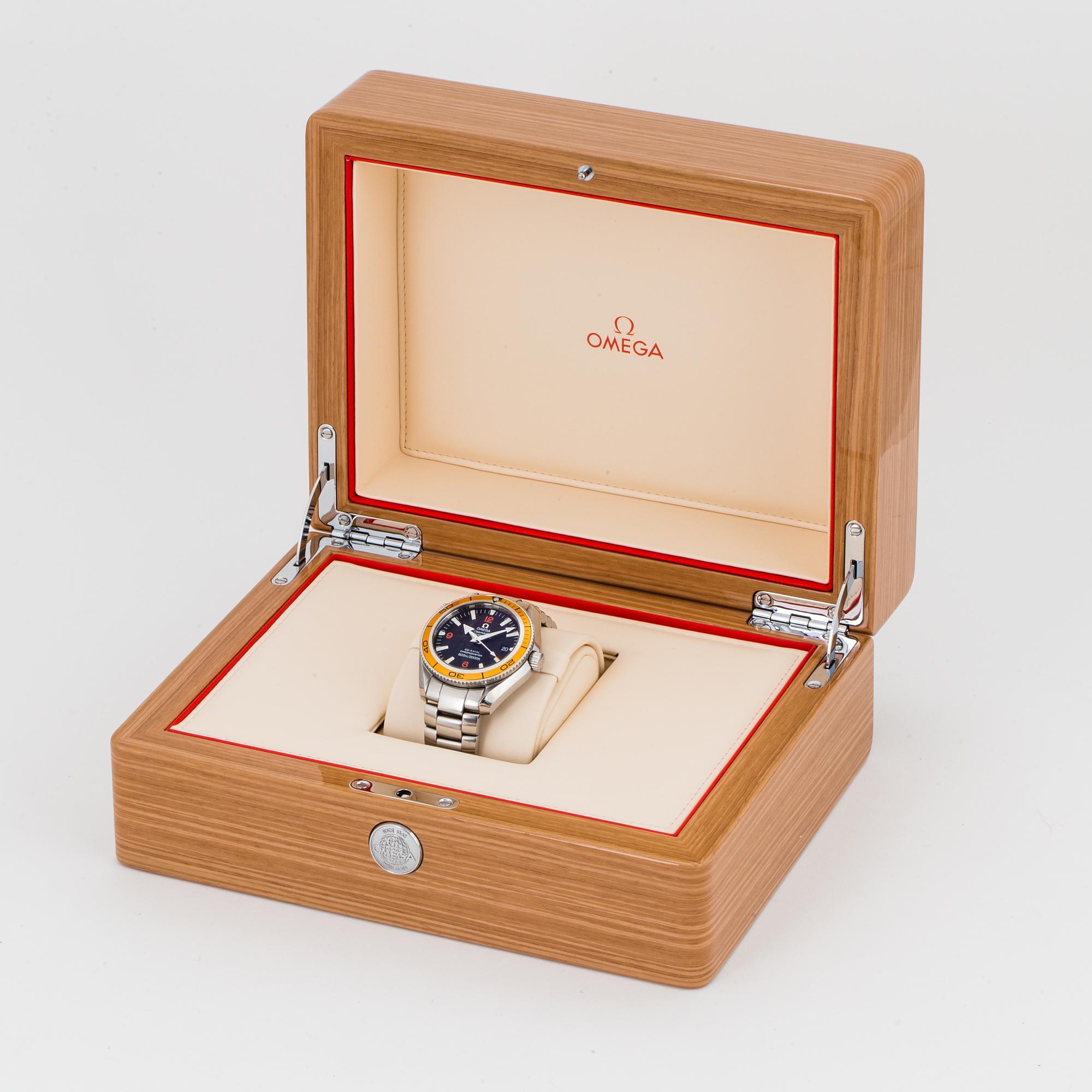 OMEGA, Seamaster Professional, Planet Ocean, Co-Axial, Chronometer, (600m/2000ft), wristwatch, 42 mm,