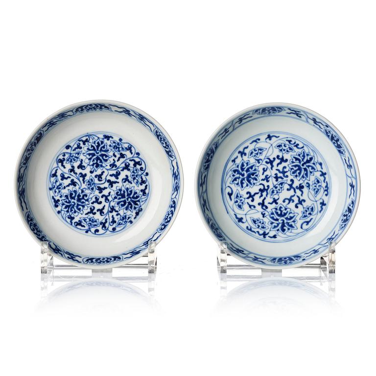 A pair of blue and white dishes, Qing dynasty with Guangxu mark and of the period (1875-1908).