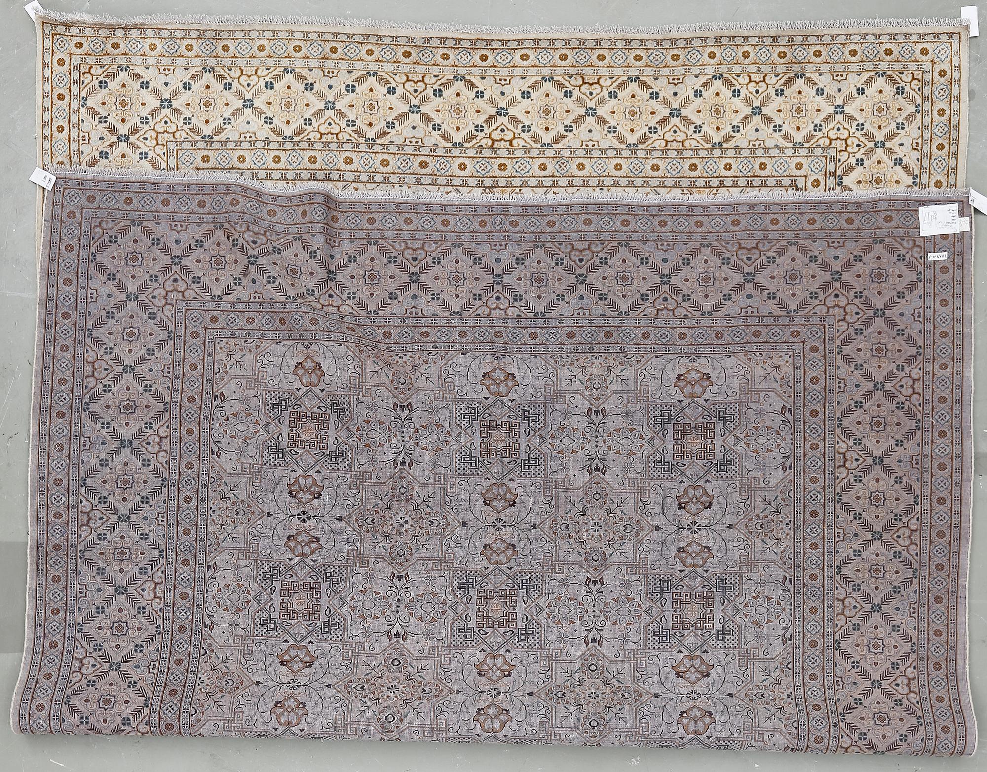 MATTA, Keshan, old. Ca 400x288 cm.