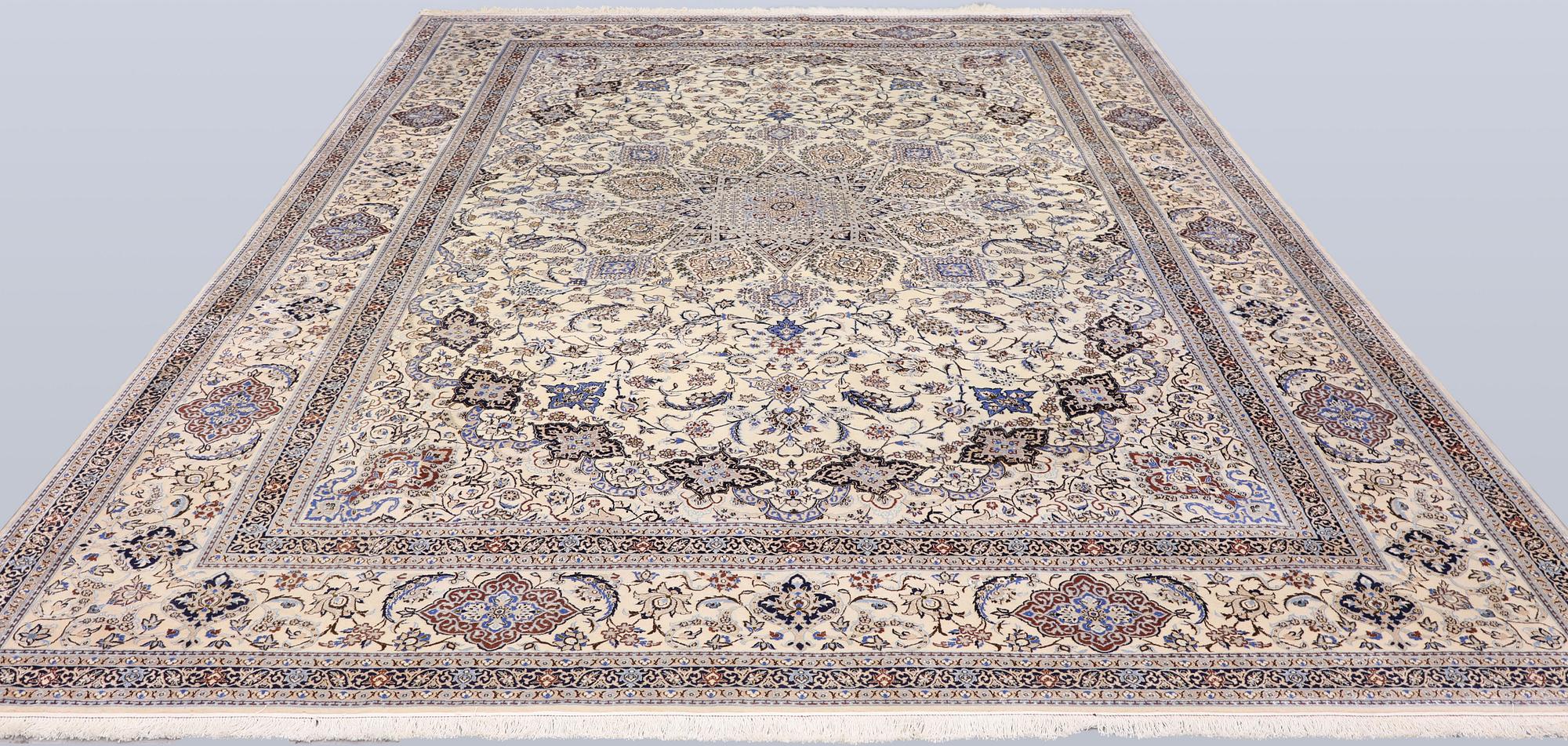 Matta, Nain, äldre, part silk, 364 x 259 cm.