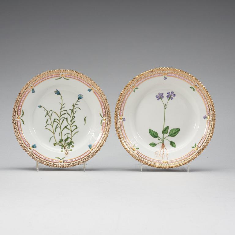 A set of 13 Royal Copenhagen 'Flora Danica' dishes, Denmark, 20th Century.