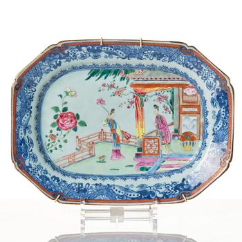 A set with three famille rose serving dishes, Qing dynasty, Qianlong (1736-95).