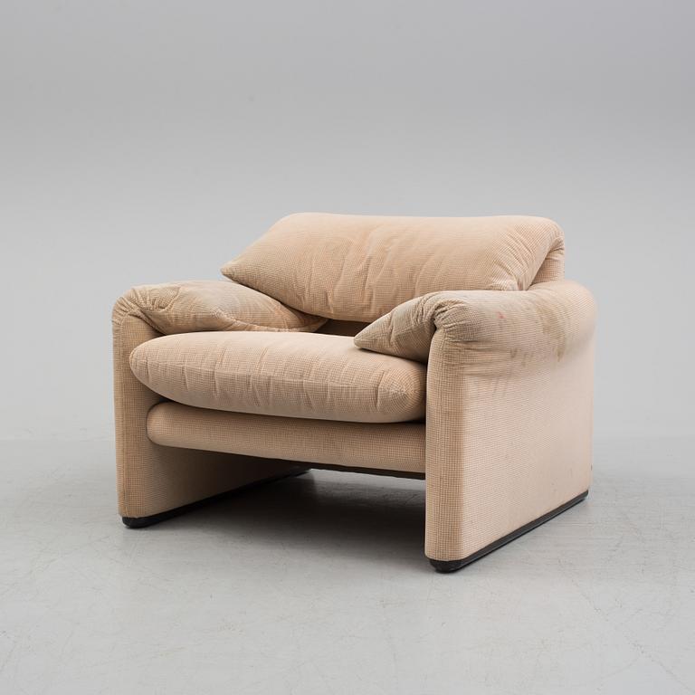 A 1970s Vico Magistretti "Maralunga" armchair from Cassina.