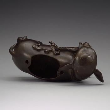 A bronze elephant censer, Qing dynasty (1644-1912).