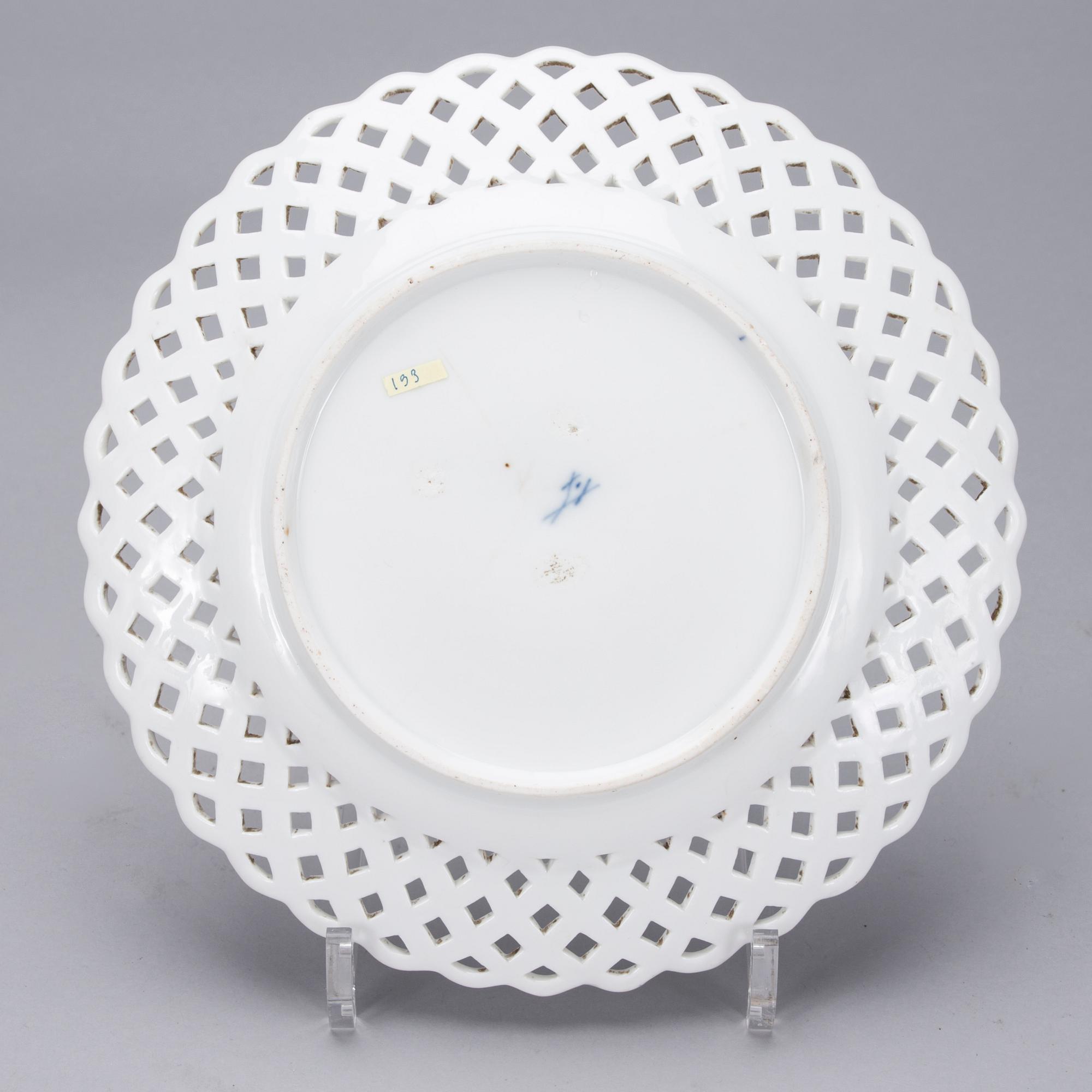 TALLRIK, porslin, Meissen, 1700-tal.