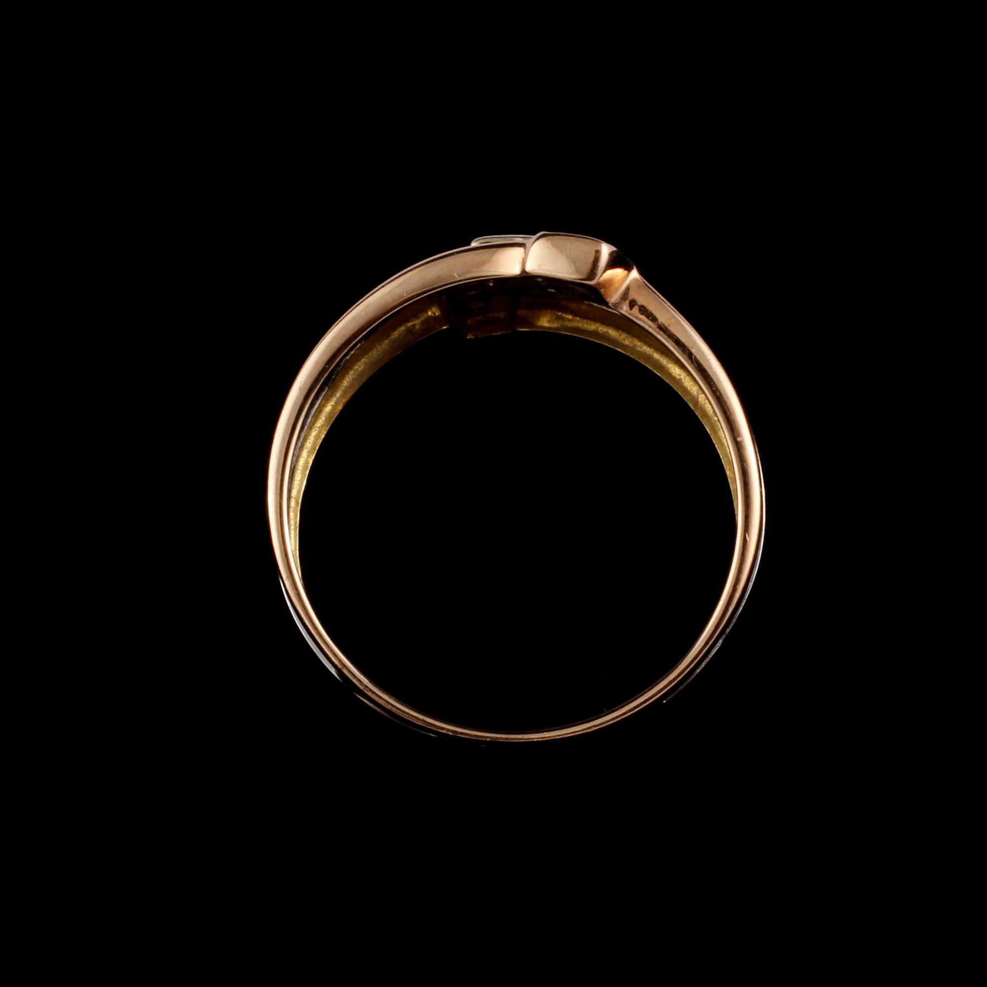 RING, 18k trefärgat guld med 6 åttkantslipade diamanter, Iduna, Varberg. Vikt 3 g.