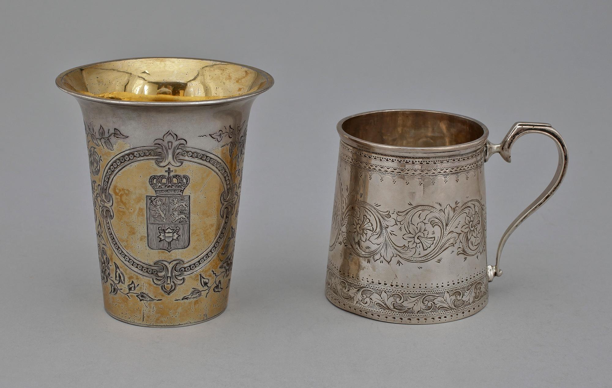 BÄGARE SAMT MUGG, silver, bla Birmingham sent 1800-tal. Totalvikt ca 220 gram.