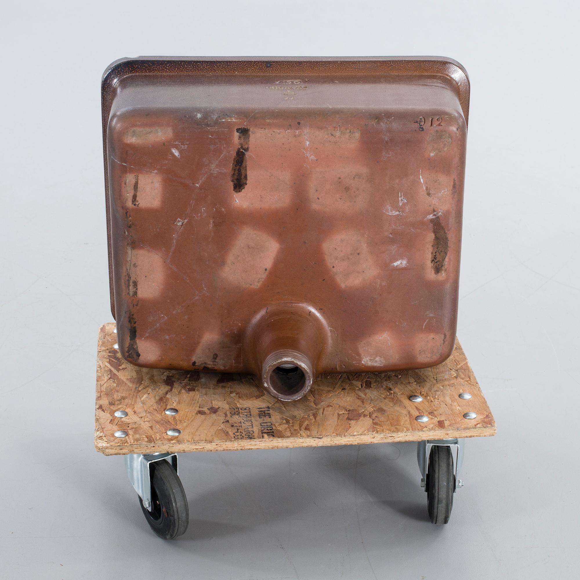 HANDFAT/VASK , saltglaserat stengods, Höganäs, 1900-talets första hälft.