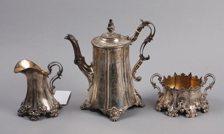 KAFFESERVIS, 3 snarlika delar, silver, götisk stil, bla Johan Mauritz Corth, Nyköping 1860.