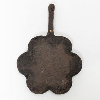 Plättjärn, två stycken, Sverige, 1700- / 1800-tal.