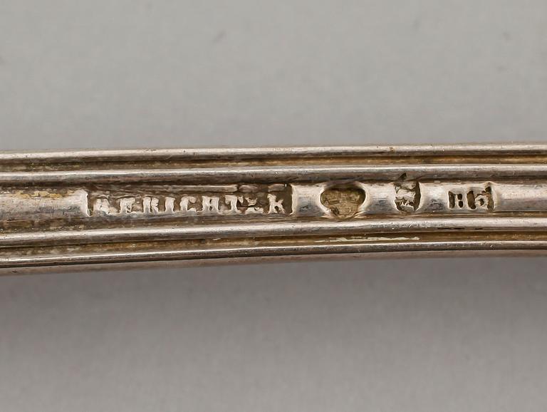 BORDSGAFFLAR, 7 st, snarlika, silver, bl a Möllenborg, 1800-talets andra hälft. Vikt ca 500 gram.