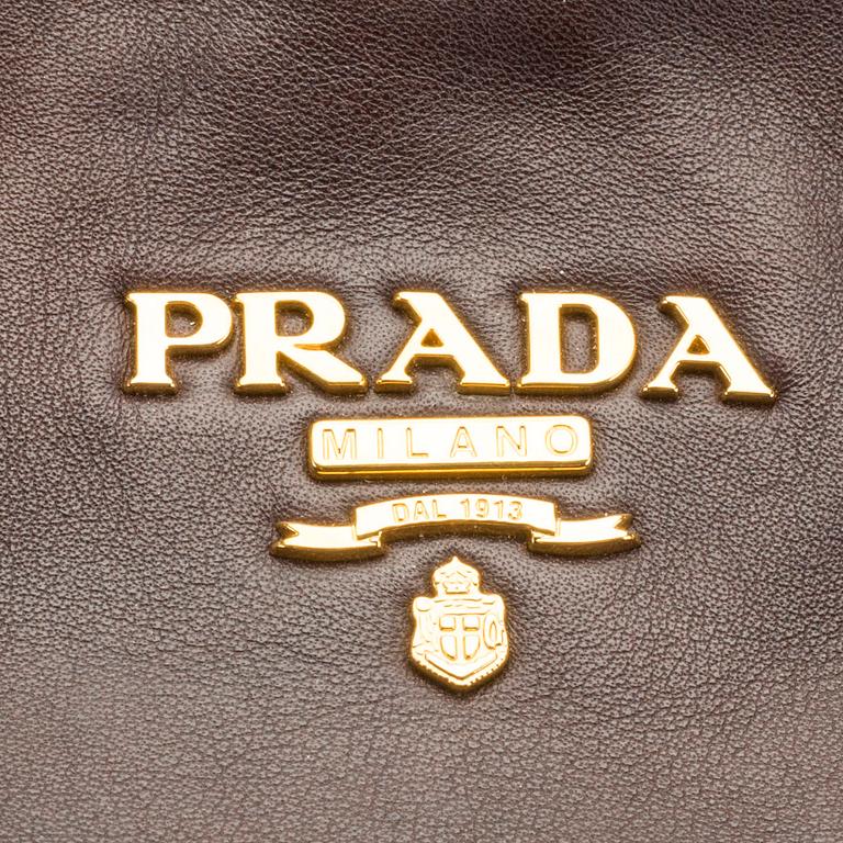 PRADA väska.