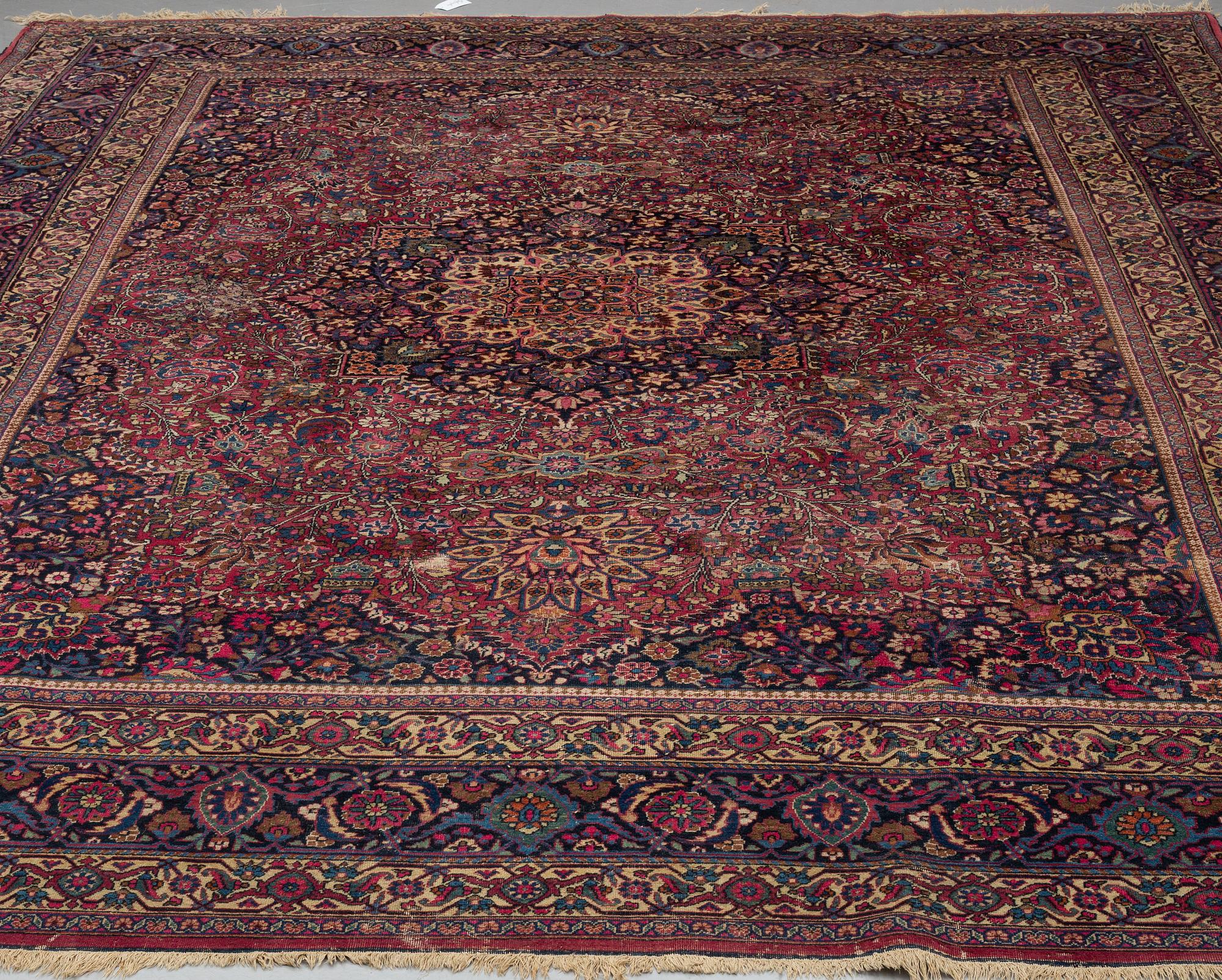MATTA, semiantik Meshed, ca 433 x 239 cm.