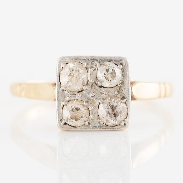 Ring 18K guld med gammalslipade diamanter.