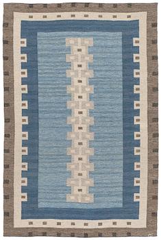 412. Aina Kånge, a carpet, flat weave, c. 301 x 198 cm, signed AK.
