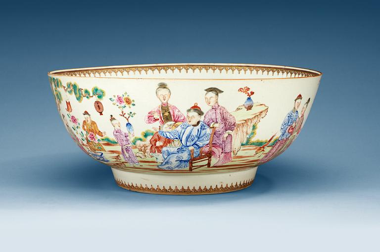 A large famille rose punch bowl, Qing dynasty, Qianlong (1736-95).