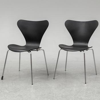 ARNE JACOBSEN, six 'Series 7' chairs from Fritz Hansen, Denmark.