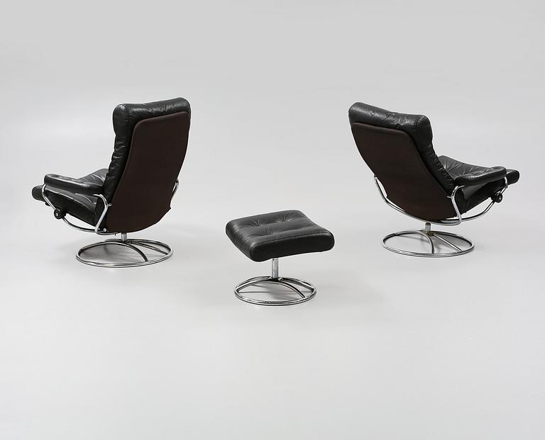 FÅTÖLJER, ett par, samt FOTPALL, Ekornes, Norge, 1900-talets andra hälft.