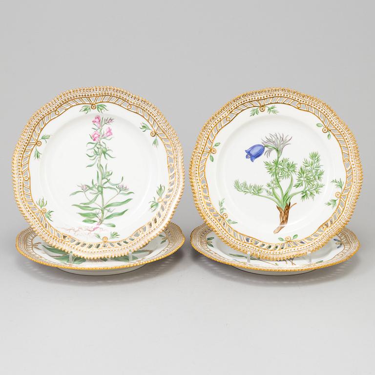 TALLRIKAR, 8 st, "Flora Danica", Royal Copenhagen, 1900-tal.