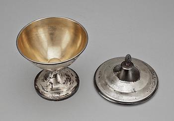 SKÅL med LOCK, silver, GAB, Stockholm, 1921. Tot vikt ca 344g.