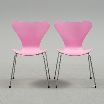 ARNE JACOBSEN, a set of ten 'Sjuan' chairs for Fritz Hansen, Denmark 1991.