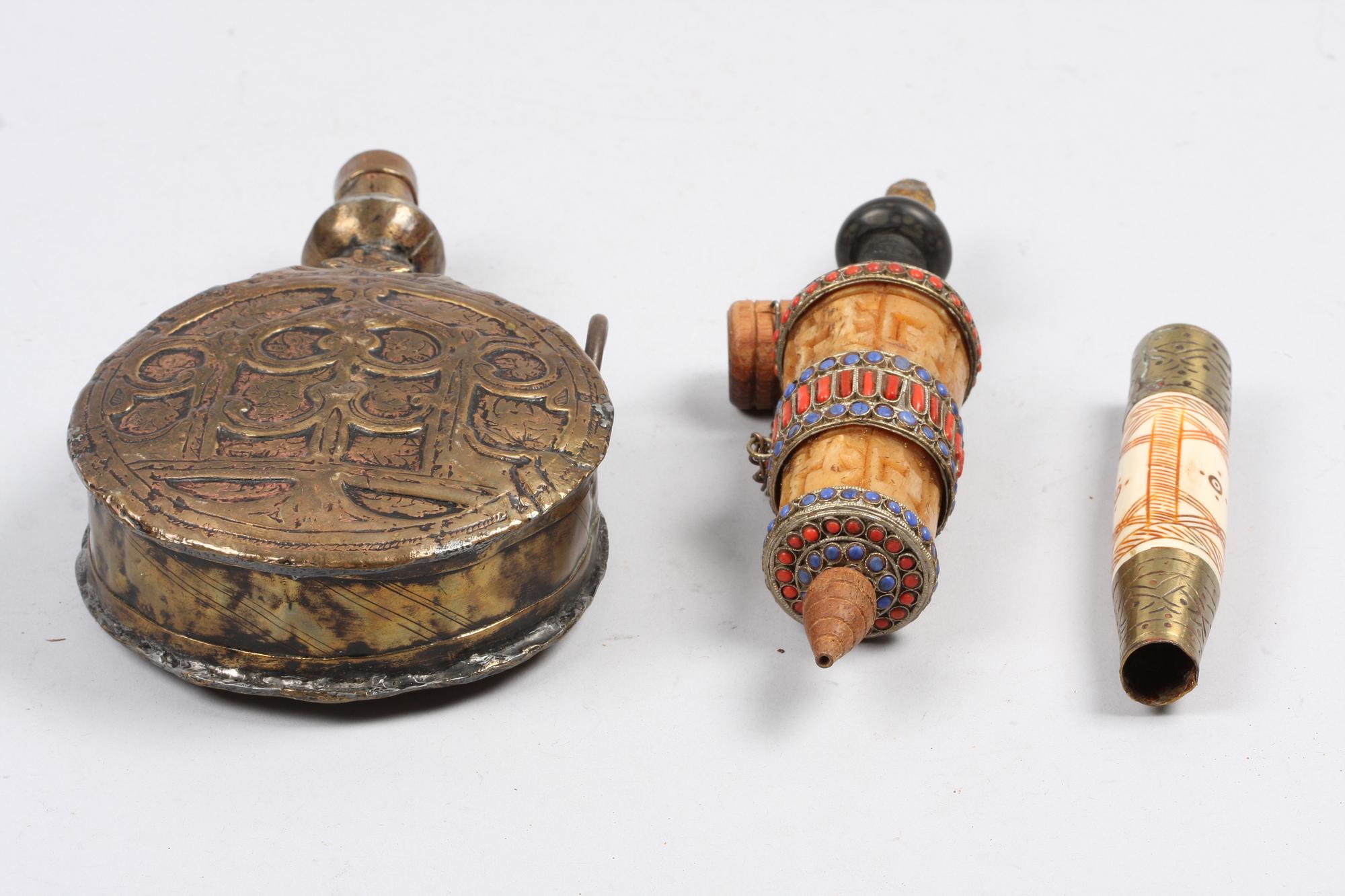 PARTI ORIENTALISKT, 8 delar, mässing, 1900-tal.