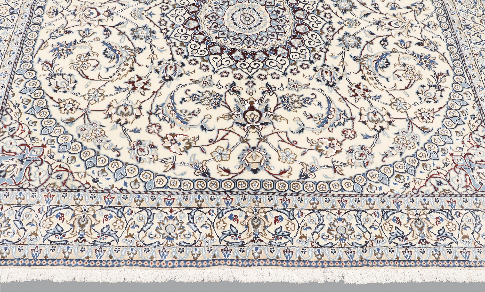 A part silk Nain carpet, so-called 9 LAA, approx. 197 x 195 cm.