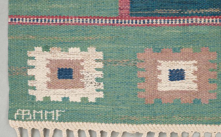 RUG. "Grön äng". Flat weave (rölakan). 246,5  x 170,5 cm. Signed AB MMF.