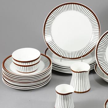 SERVISDELAR, 32 st, benporslin, "Spisa Ribb", Stig Lindberg, Gustavsberg, 1900-talets andra hälft.
