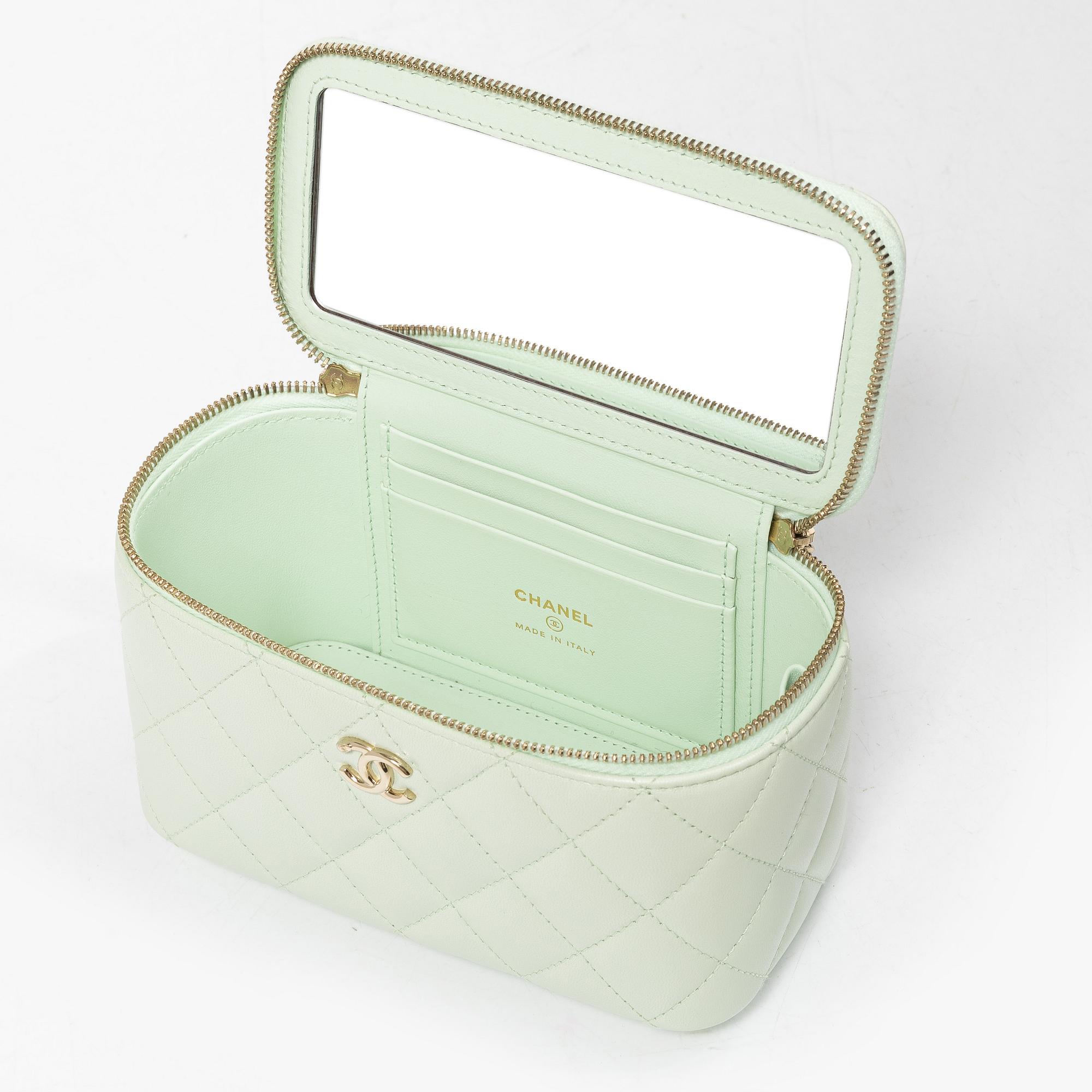 Chanel, Bag, "Vanity A Chaine", 2025.