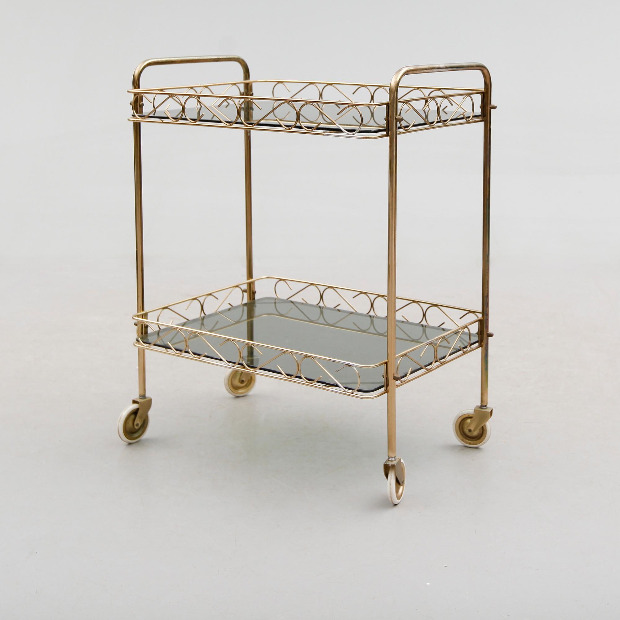SERVERINGSVAGN, 1900-talets mitt.