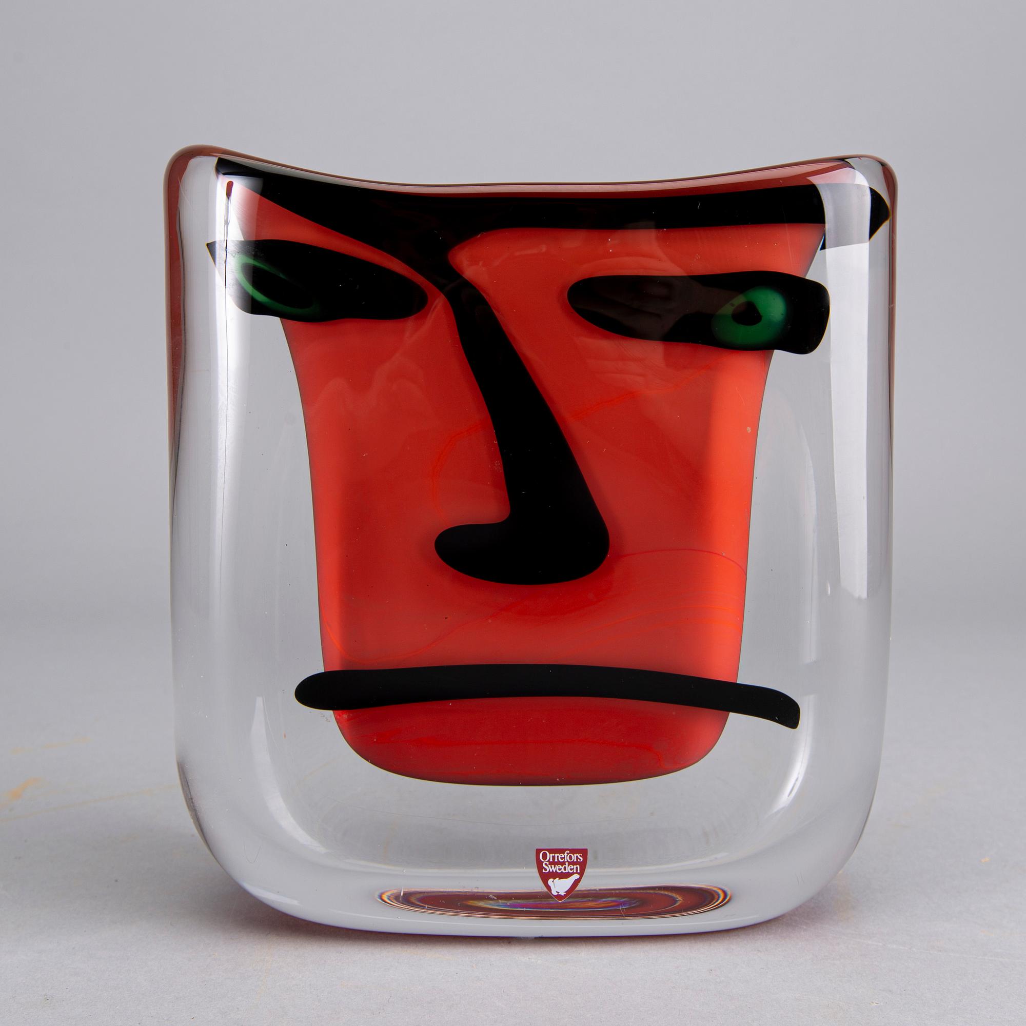 AN ANNE NILSSON GLASS VASE, signed Orrefors 975478 Anne Nilsson E.A. 1-90.