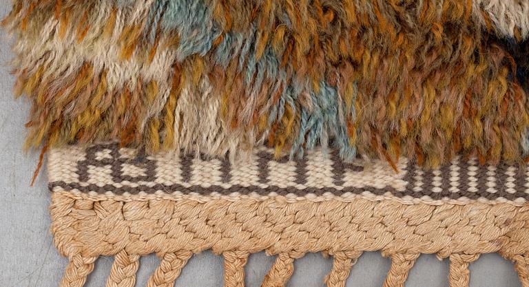 RUG. "Sommarvägar, brun". Knotted pile. 133 x 87 cm. Signed AB MMF BN.