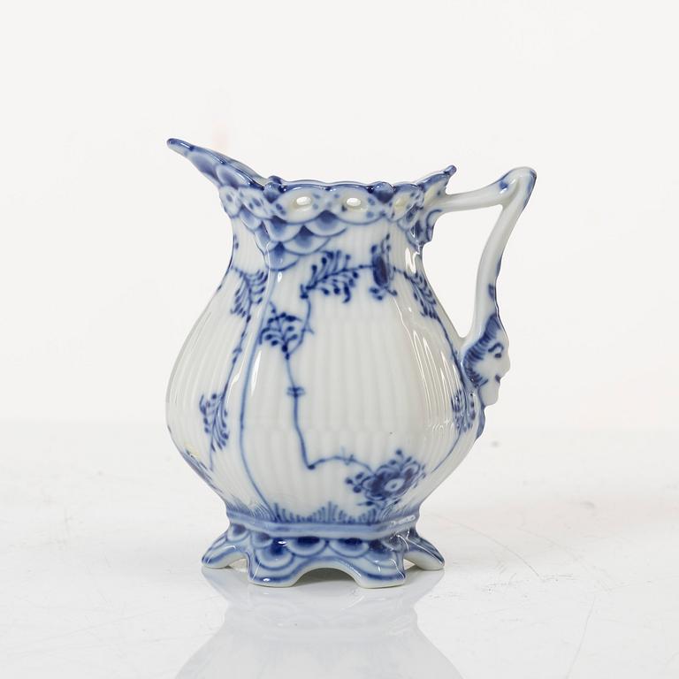 Kaffeservis, 37 delar, "Musselmalet Helblonde", Royal Copenhagen.