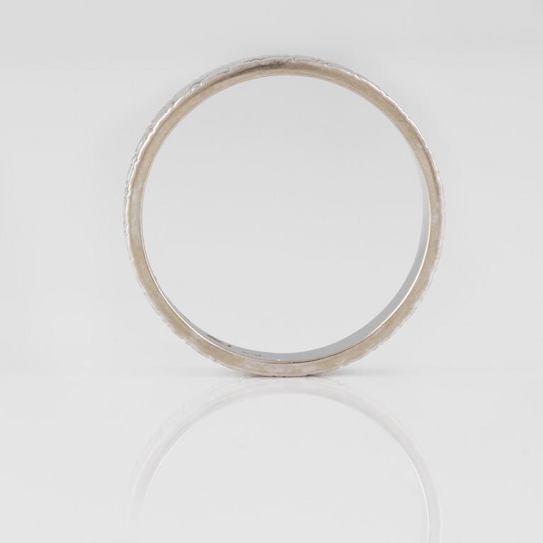RING, 18K vitguld, importstämplad. Vikt 3,3 gram.