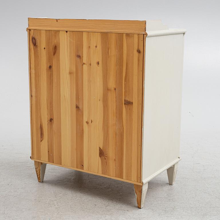 Commode / cabinet, Gustavian style, period manufacture.