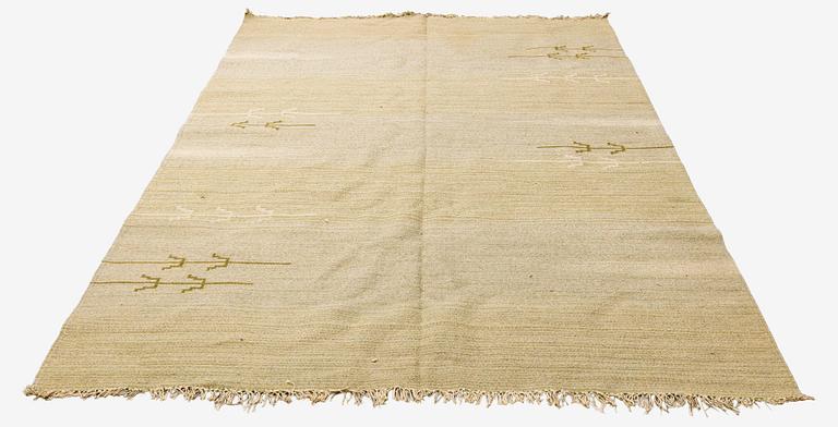 Greta Skogster-Lehtinen, a finnish flat weave carpet for Aaltosen Mattokutomo Kiikka Finland. C. 295 x 195 cm.