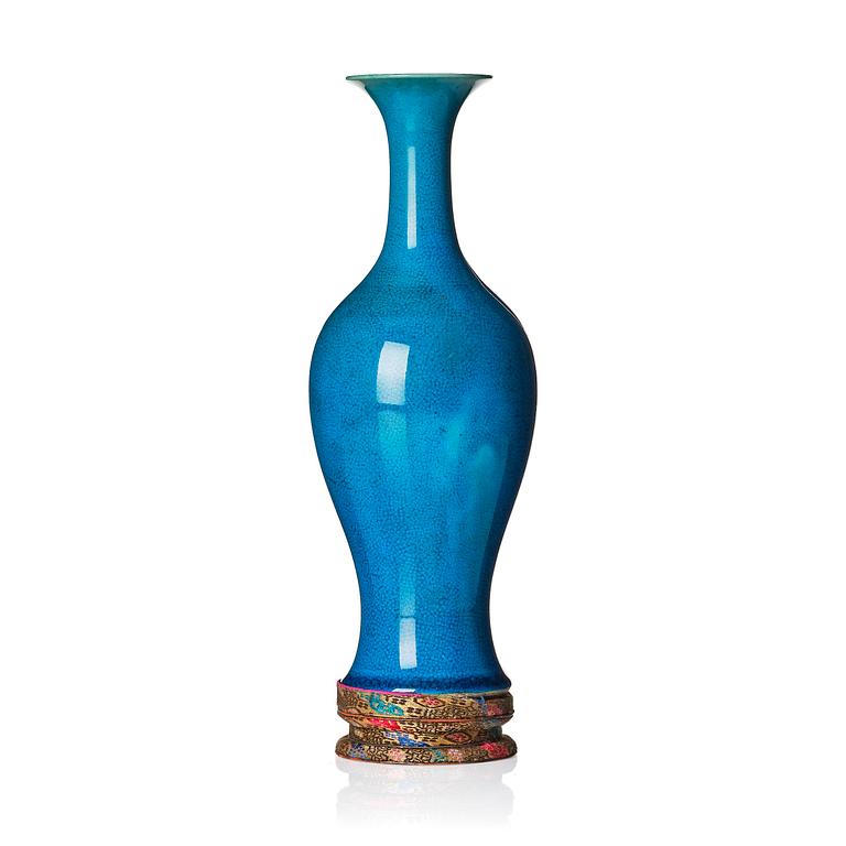 A turquoise glazed 'amfora' vase, Qing dynasty, Kangxi (1662-1722).