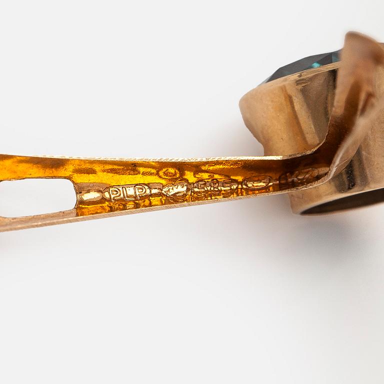 Hänge, 14K guld med syntetisk spinell.