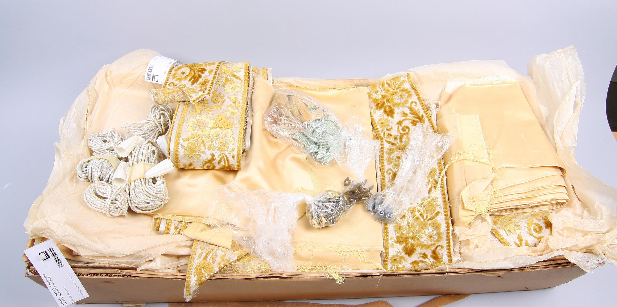 PARTI TEXTILIER. Gardinuppsättningar.