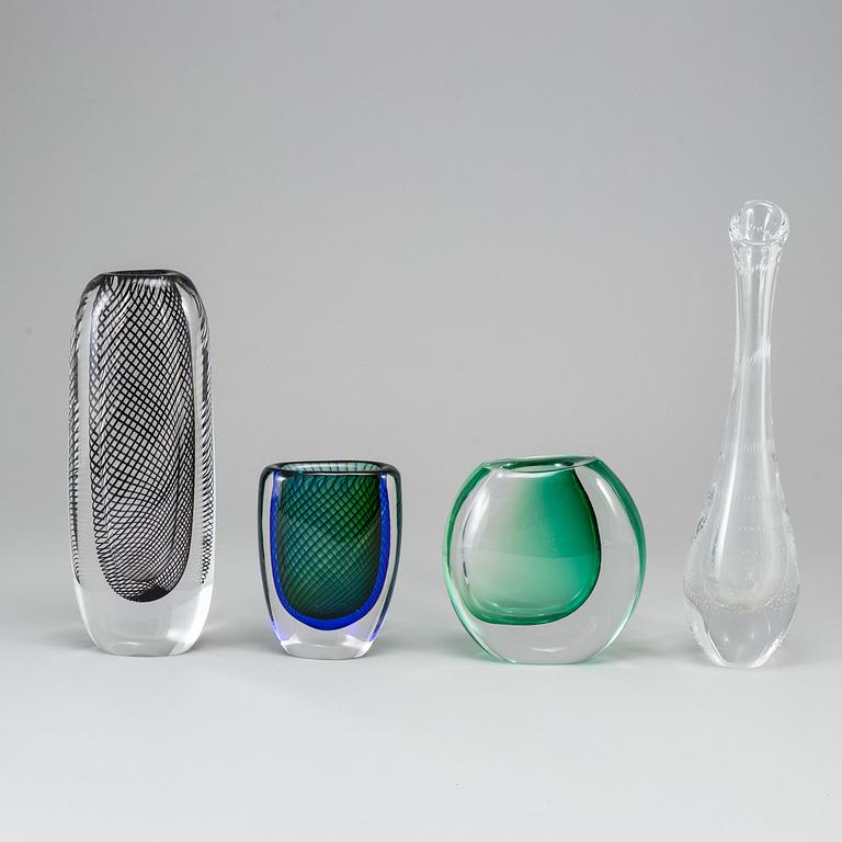 VICKE LINDSTRAND, vases, a mixed lot of four 20th century  glass vases, Kosta Boda.