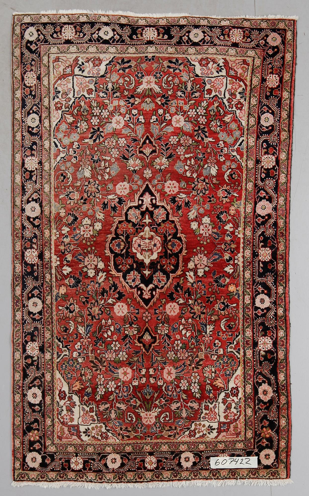 MATTA, old, Saruk. Ca 213 x 128 cm.