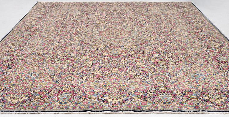 Matta, "Millefleure", Kirman, 417 x 309 cm.