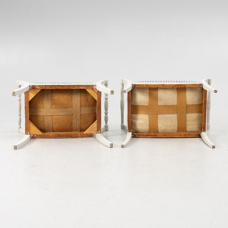 Taburetter, 2 st snarlika, tidigt 1900-tal.